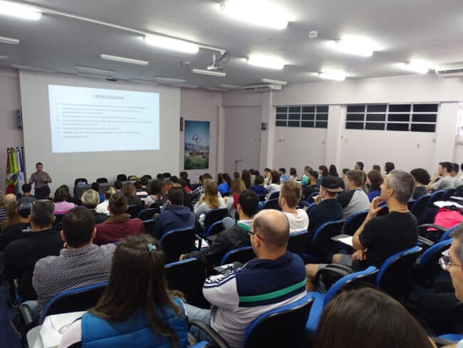 Palhoça sedia importante jornada de Educação Física com foco em atualização e saúde