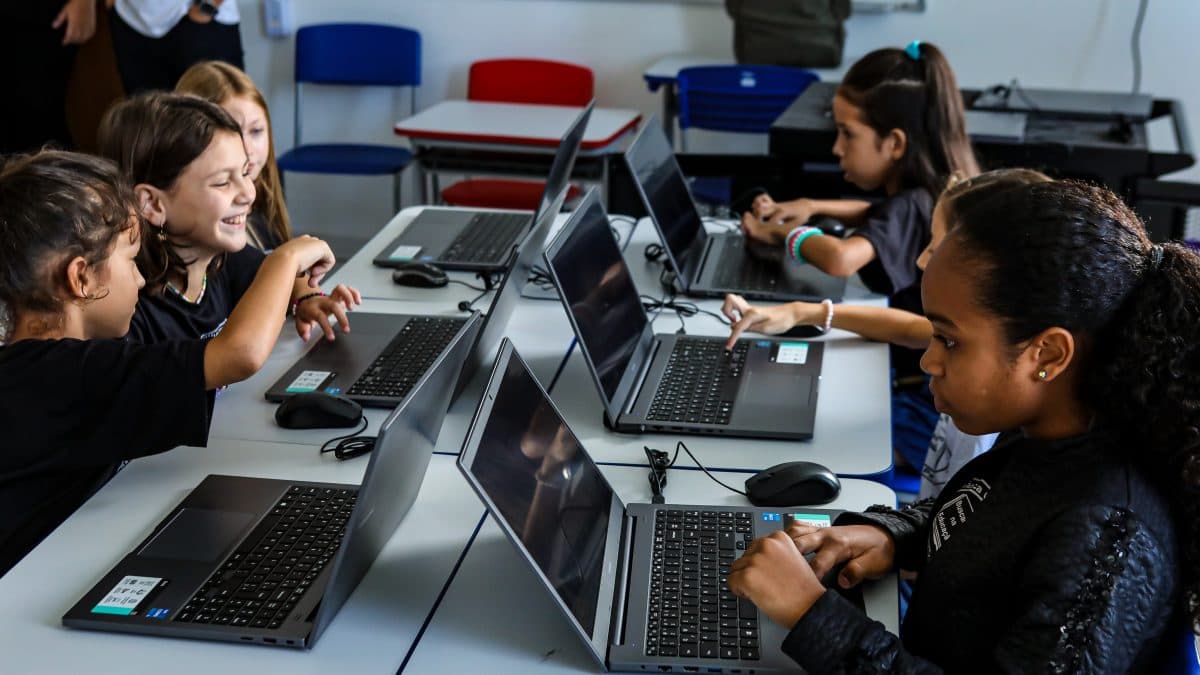 Educação de Palhoça conquista reconhecimento internacional com foco em inovação